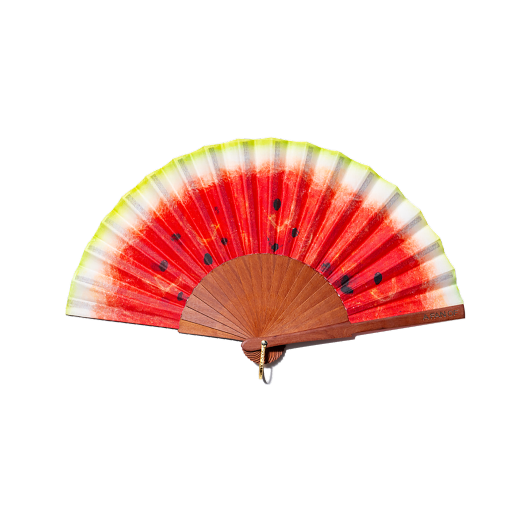 Ein handgefertigter Fächer mit Melonenmuster.