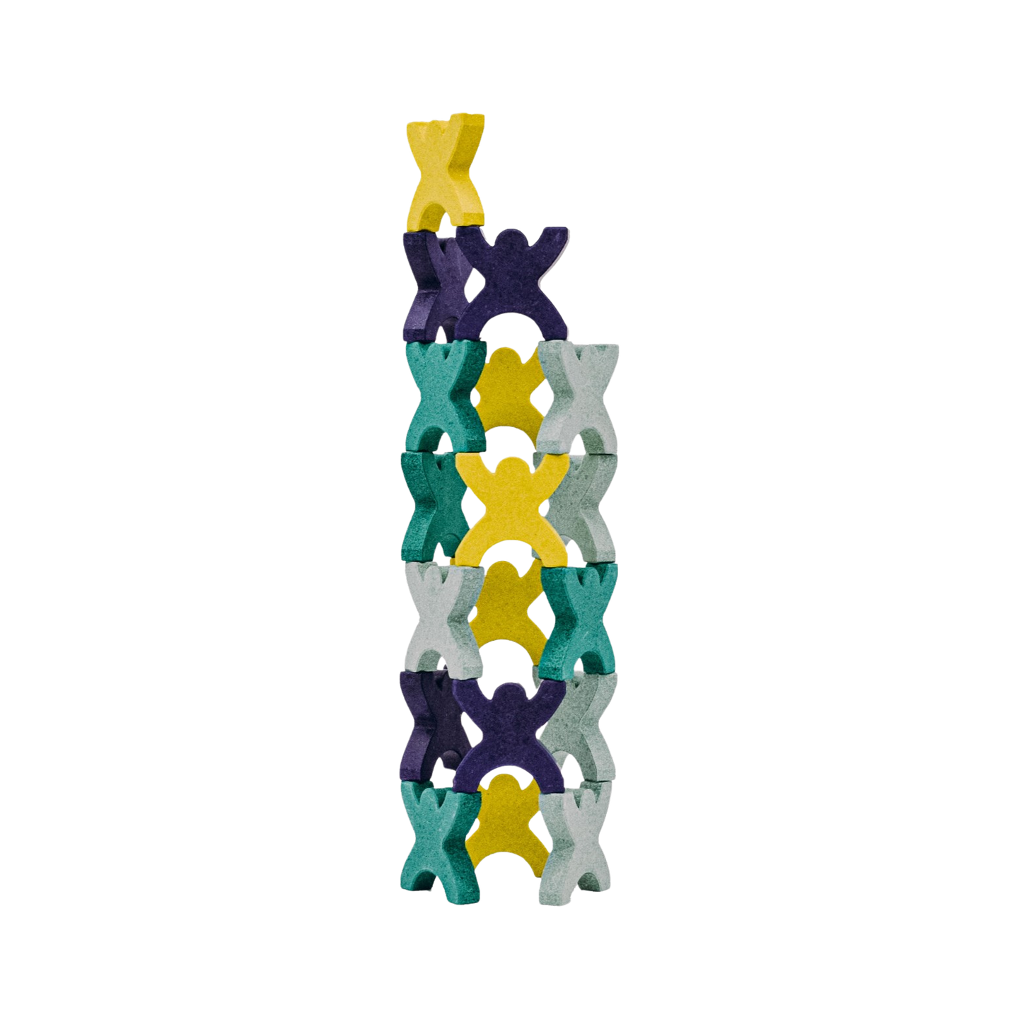 turm aus x förmigen männchen aus steingut in den farben gelb, blau, grün und graugelb
