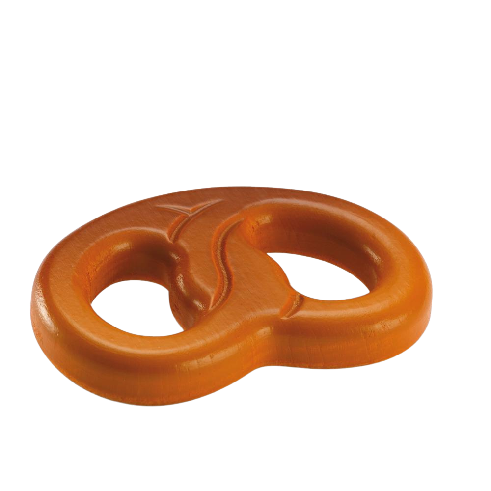Braune Brezel aus Holz für den Kaufmannsladen.