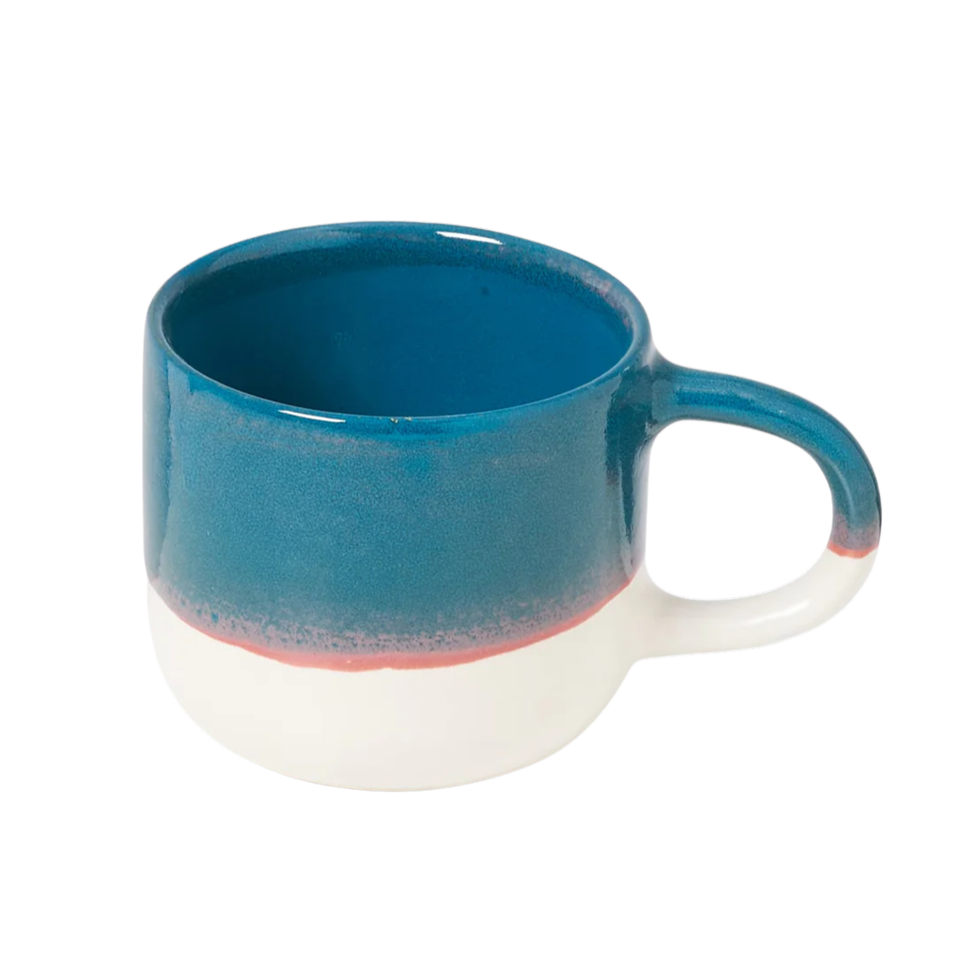 Große Tasse aus Keramik in verlaufener petrol-beiger Lasur.