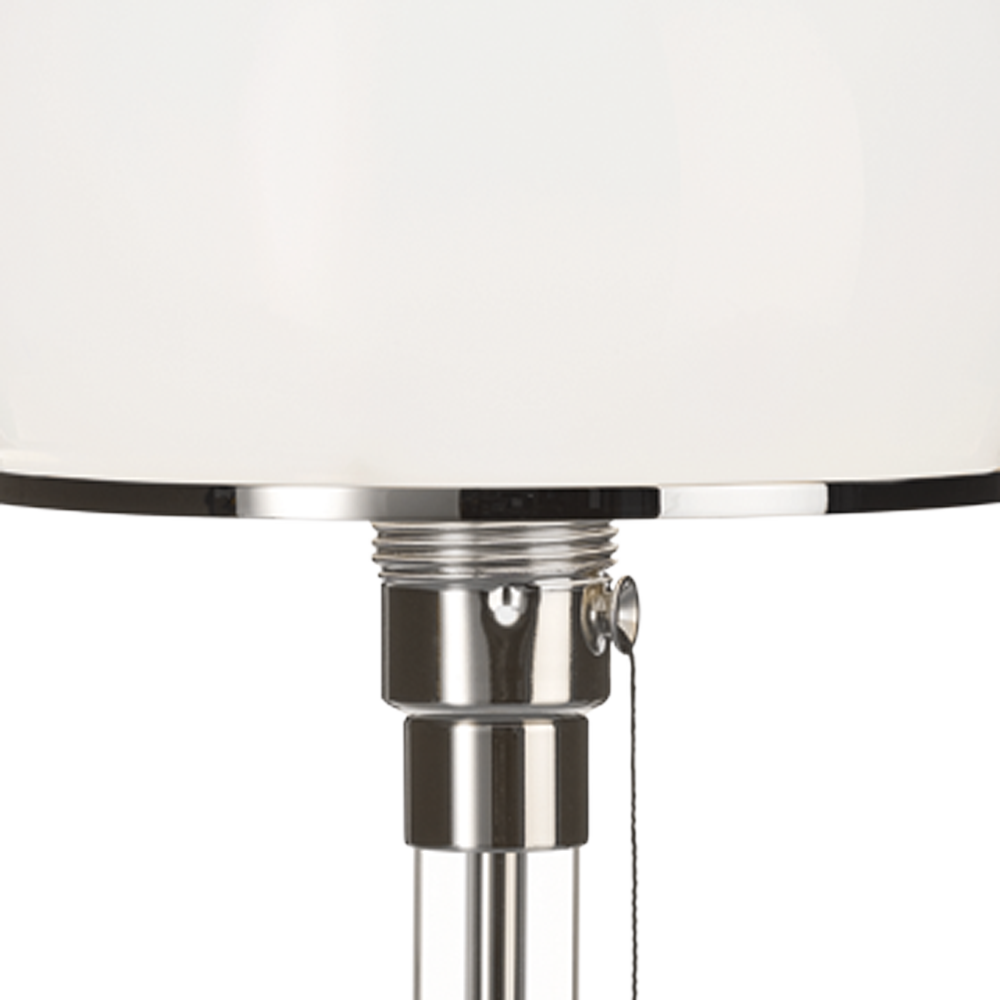 leuchtende bauhaus lampe mit glasfuss und glasschirm aus opalglas