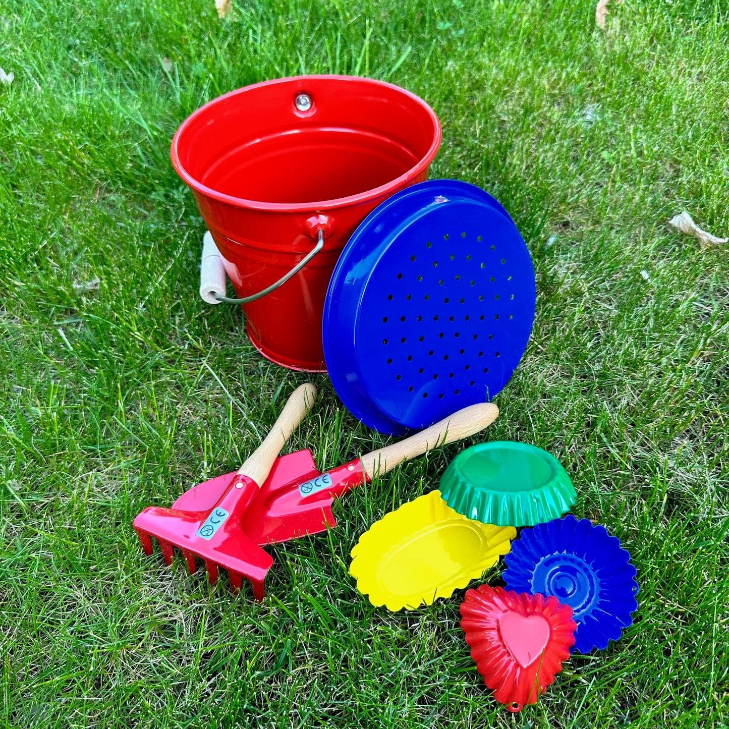 Sandspielzeug aus Metall