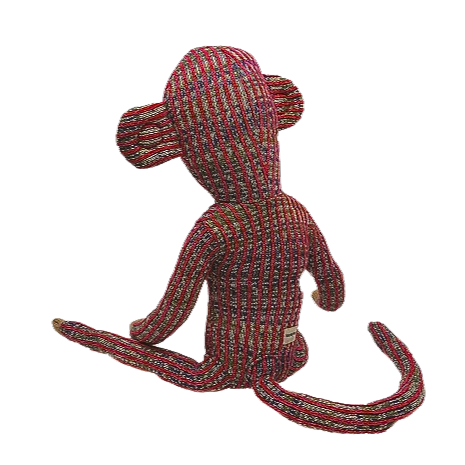 Kuscheltier Affe mit einem langen Schwanu und großen Ohren aus gestrickter rot-beiger Baumwolle