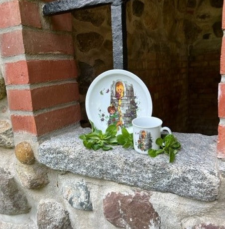 Kinder Gedeck Porzellan Märchenmotiv. 