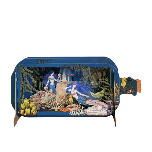 3D Pop-up-Grußkarten in Flaschenform als Flaschenpost mit Meerjungrauen im Meer. Zum Aufklappen und zum Beschriften auf der Rückseite.