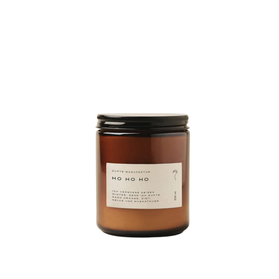 Eine Duftkerze aus Rapswachs mit einem Holzdocht. Ho Ho Ho, es riecht nach Weihnachten.