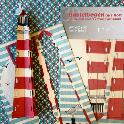 Bastelset Leuchtturm aus Sperrholz in rot und natur. Verpackung, Schablone und aufgebauter Leuchtturm. 