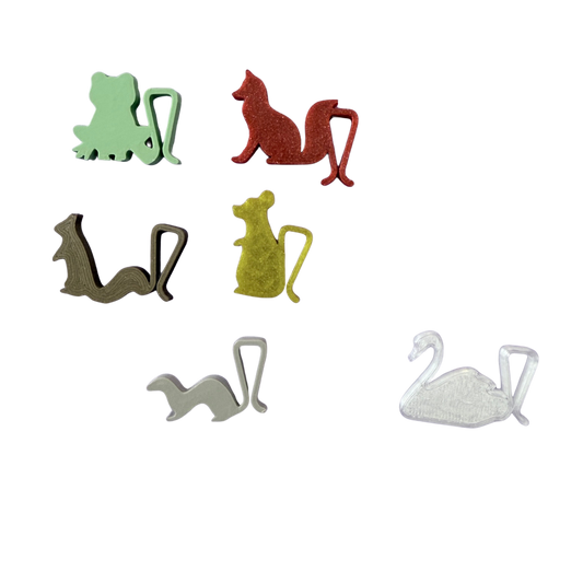 Sechs Tiere als Glasanhänger aus dem 3-D Drucker. Frosch, Fuchs, Eichhörnchen, Maus, Wiesel und Schwan. 