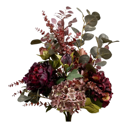 Ein bunter herbstlicher Blumenstrauß aus Kunstblumen. 