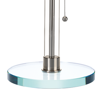 leuchtende bauhaus lampe mit glasfuss und glasschirm aus opalglas