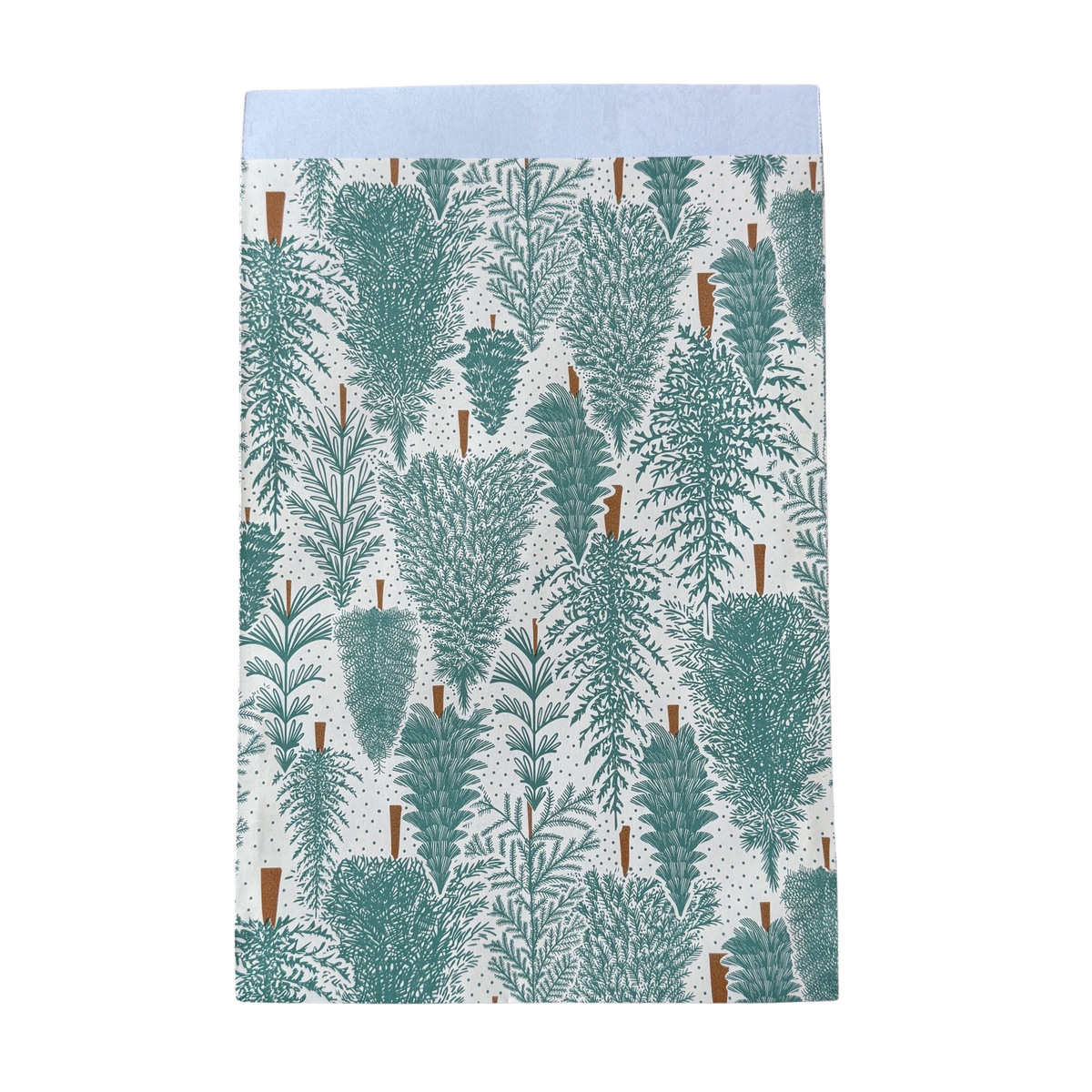 Geschenktüte mit einem Tannenwald Motiv.