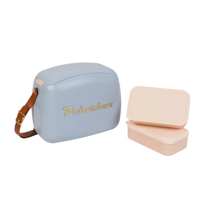 Kühltasche inkl. zwei Lunchboxen im Vintage Look in Hellblau und braunem Ledergurt. 