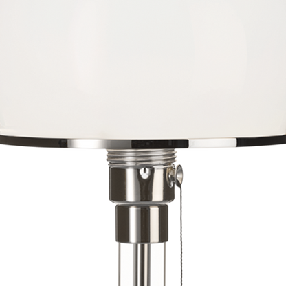 leuchtende bauhaus lampe mit glasfuss und glasschirm aus opalglas