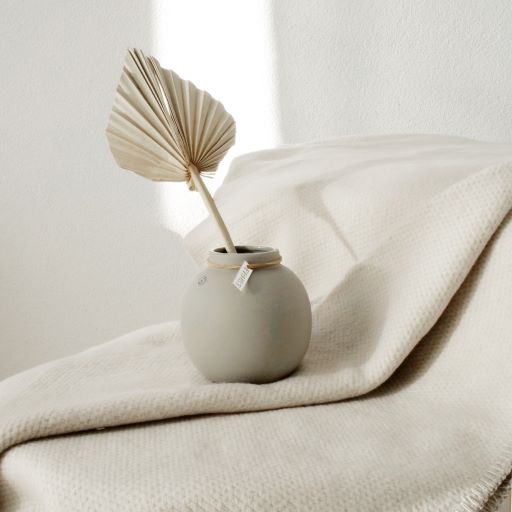 nordic-soul rostock schoenes beige baumwolldecke kuscheldecke sommerdecke wohndecke von riema